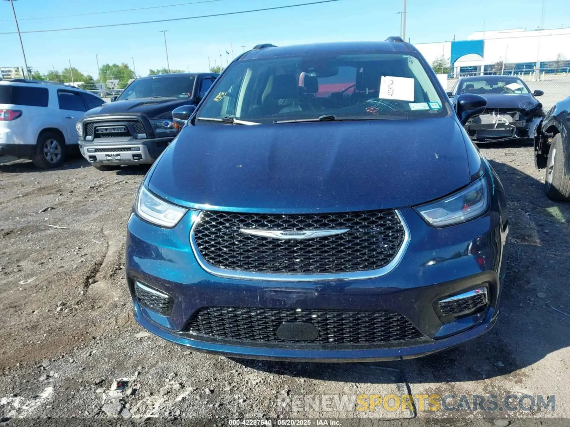 12 Photograph of a damaged car 2C4RC1BG8NR186558 CHRYSLER PACIFICA 2022
