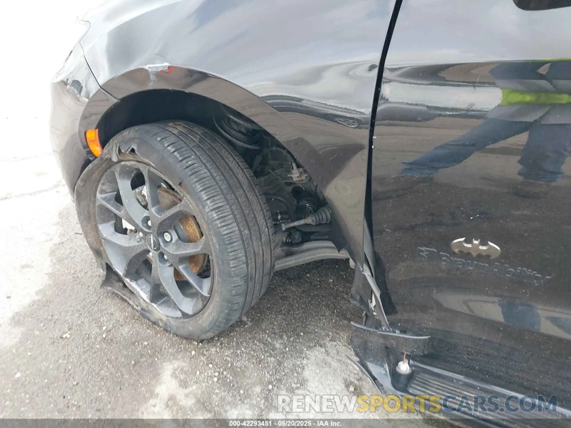 6 Photograph of a damaged car 2C4RC1BG8NR195566 CHRYSLER PACIFICA 2022