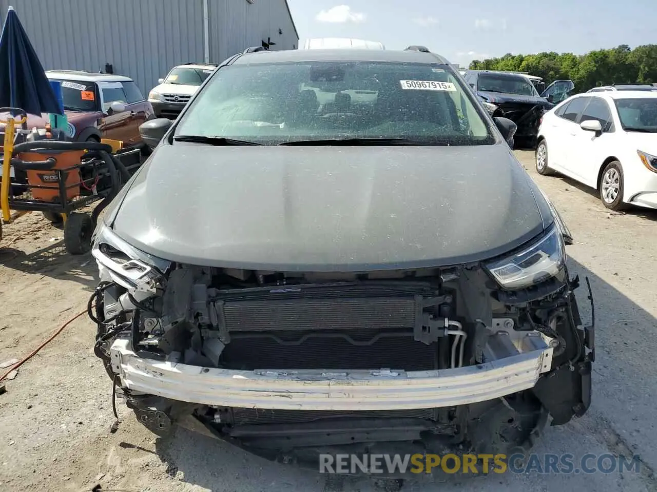5 Photograph of a damaged car 2C4RC1BG8NR218084 CHRYSLER PACIFICA 2022