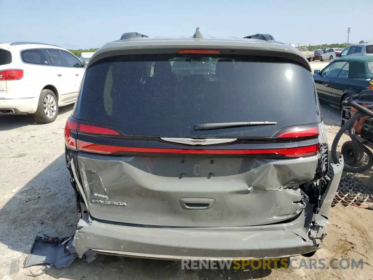 6 Photograph of a damaged car 2C4RC1BG8NR218084 CHRYSLER PACIFICA 2022