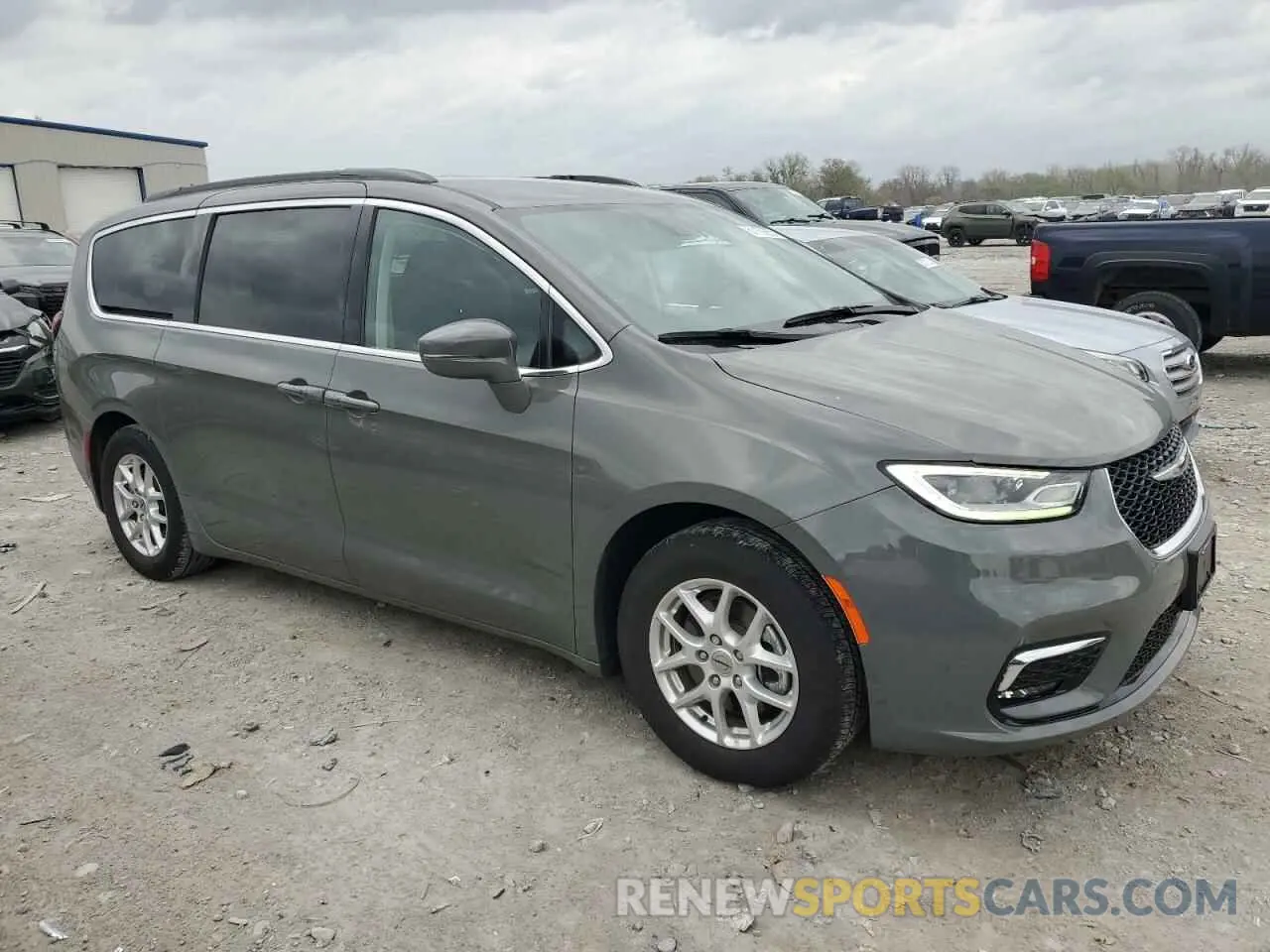 4 Photograph of a damaged car 2C4RC1BG9NR113943 CHRYSLER PACIFICA 2022