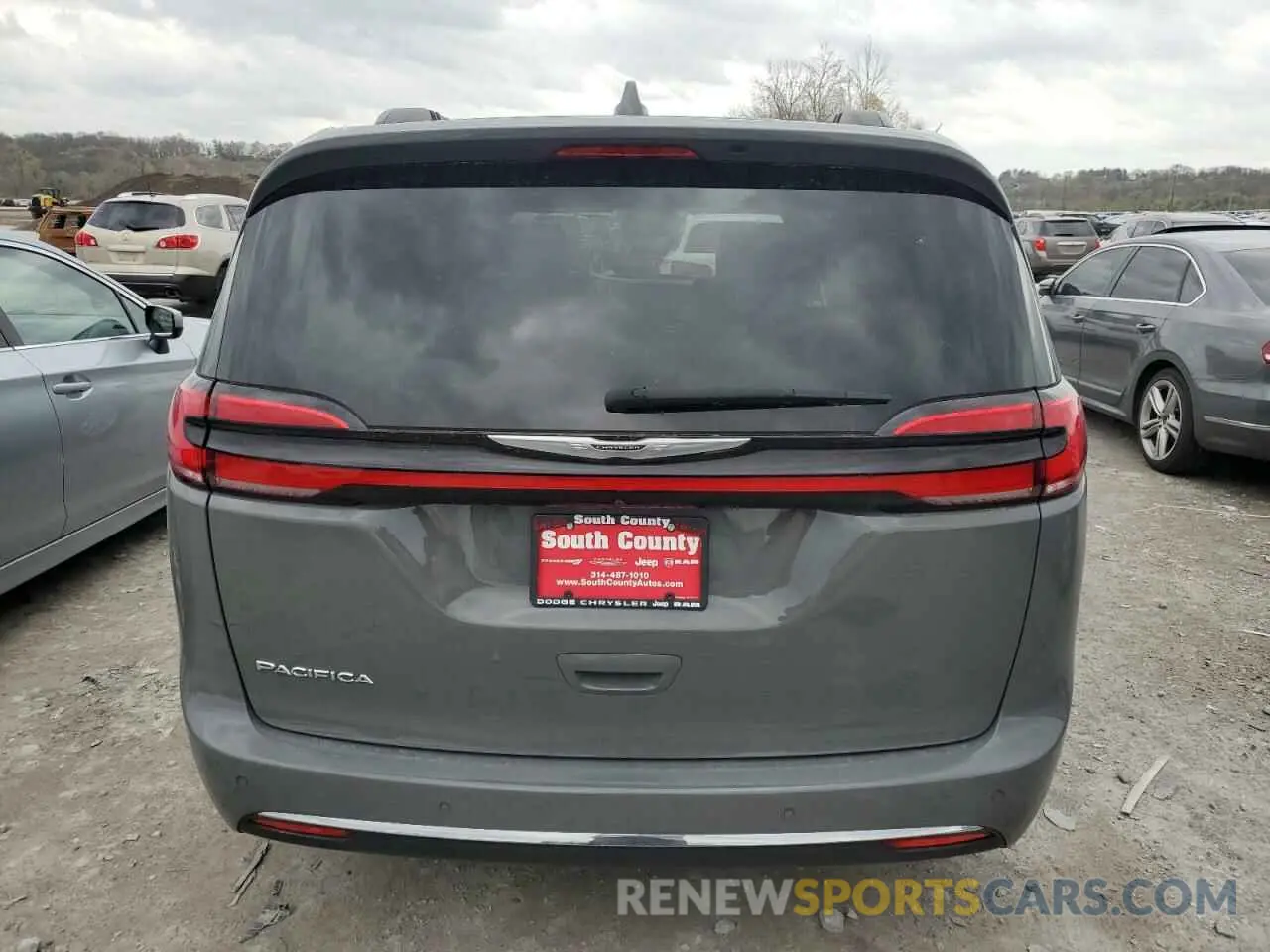 6 Photograph of a damaged car 2C4RC1BG9NR113943 CHRYSLER PACIFICA 2022