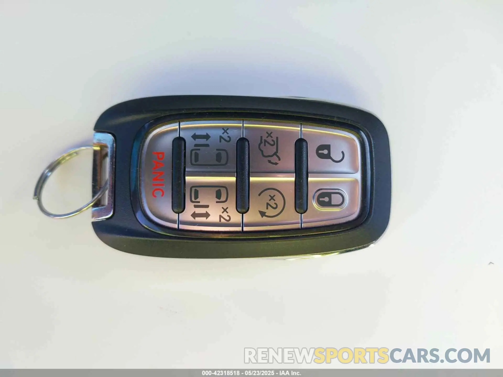 11 Photograph of a damaged car 2C4RC1BG9NR117538 CHRYSLER PACIFICA 2022