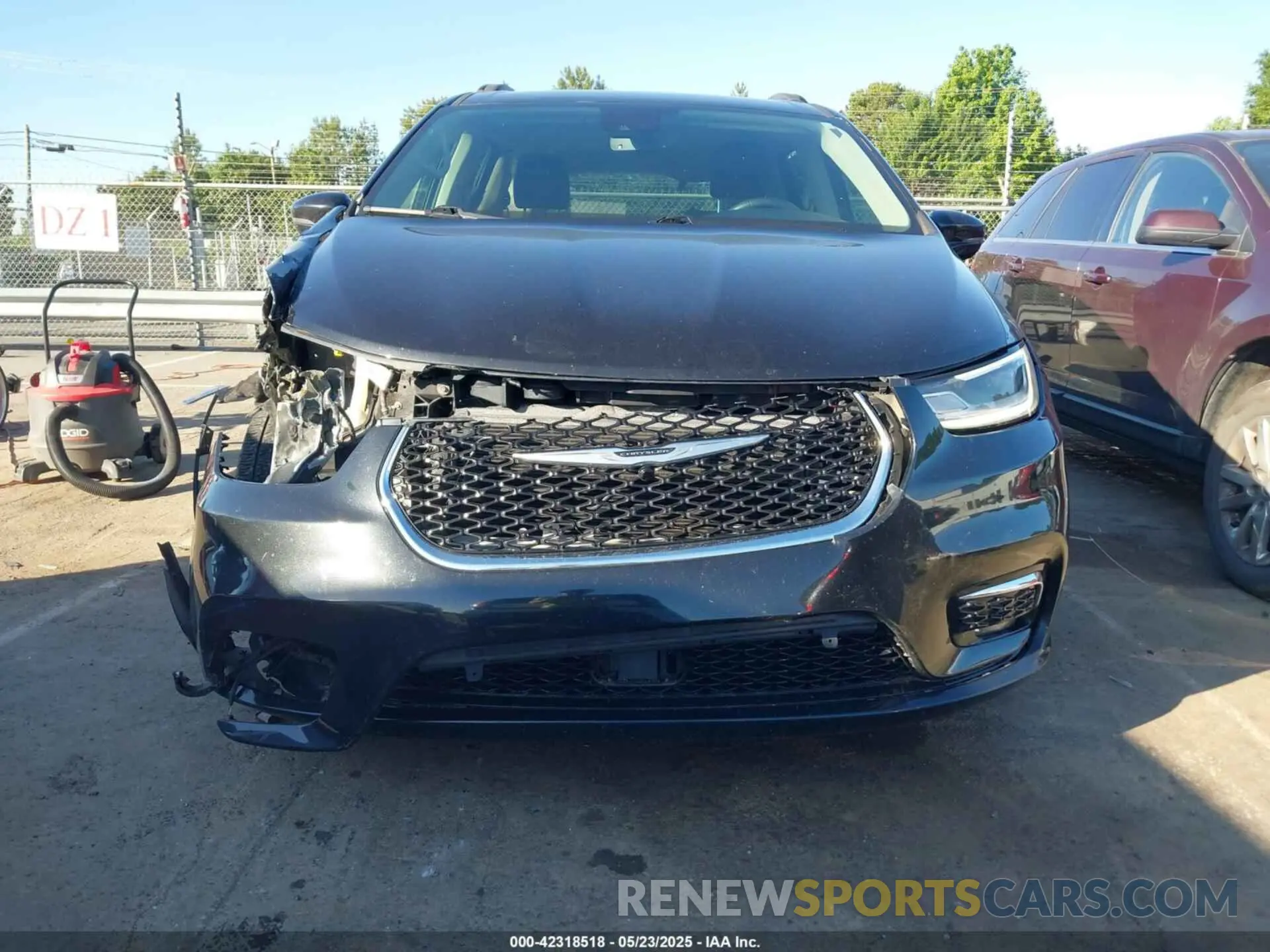 13 Photograph of a damaged car 2C4RC1BG9NR117538 CHRYSLER PACIFICA 2022