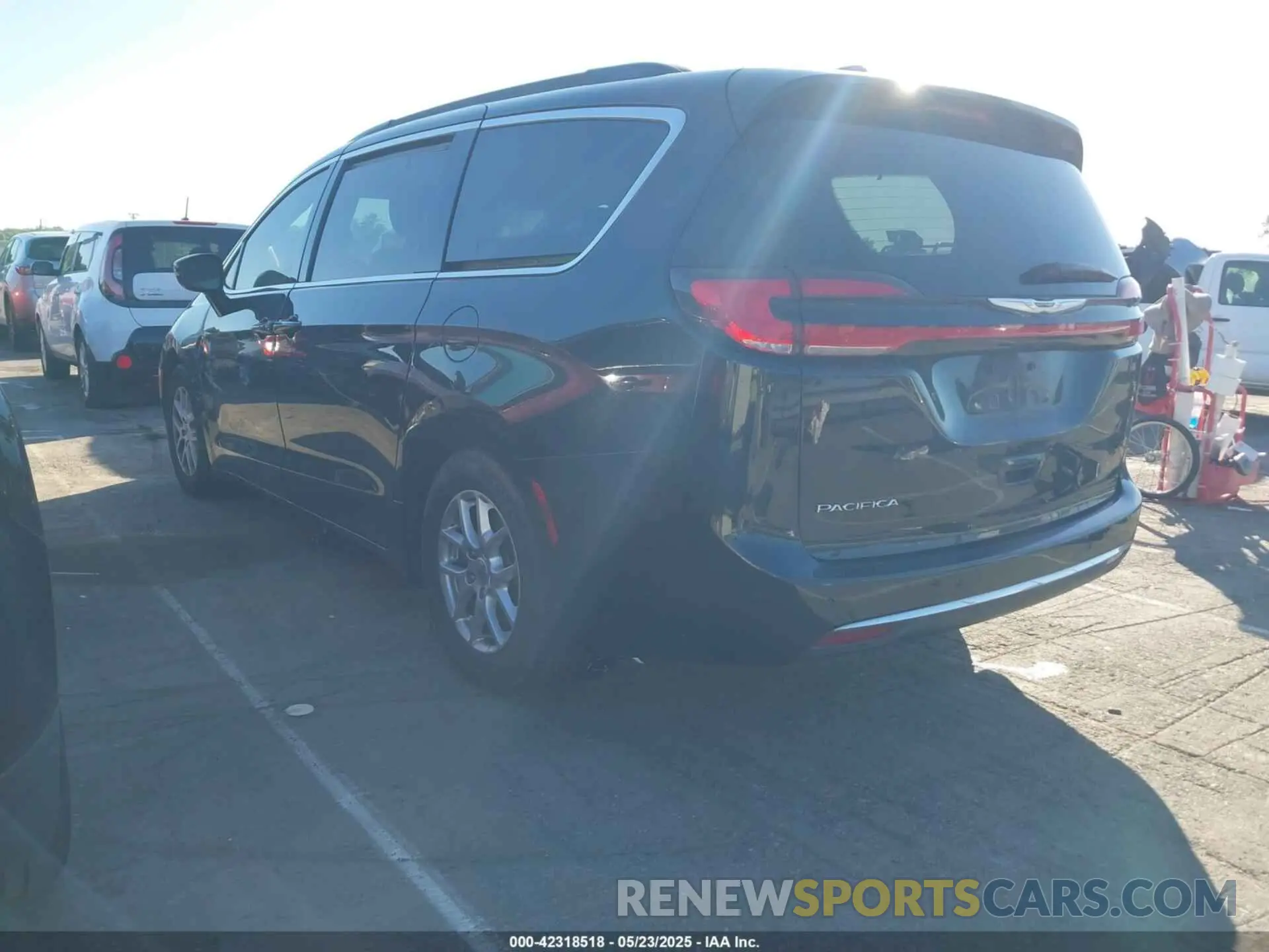 3 Photograph of a damaged car 2C4RC1BG9NR117538 CHRYSLER PACIFICA 2022