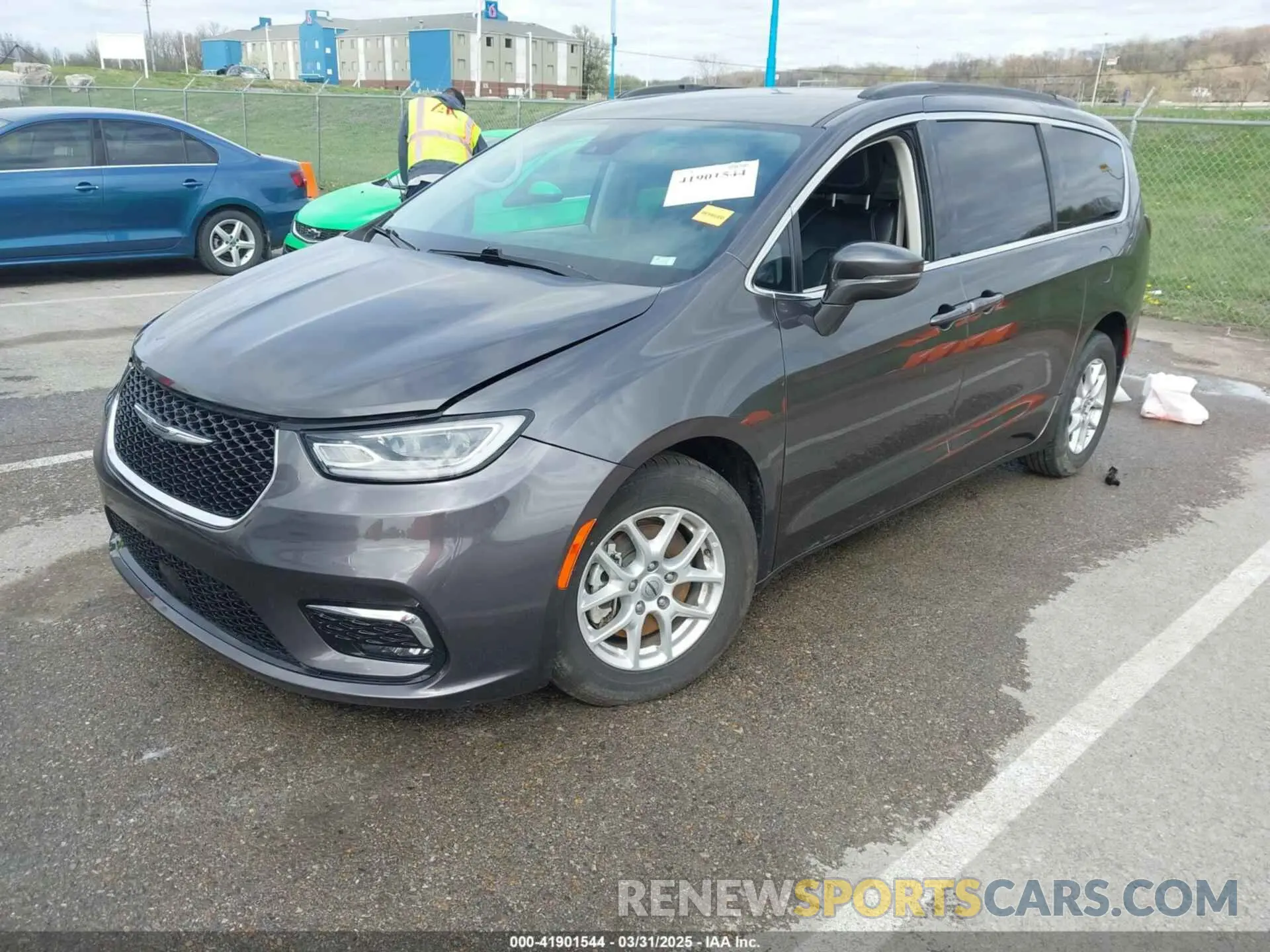 2 Photograph of a damaged car 2C4RC1BG9NR118107 CHRYSLER PACIFICA 2022