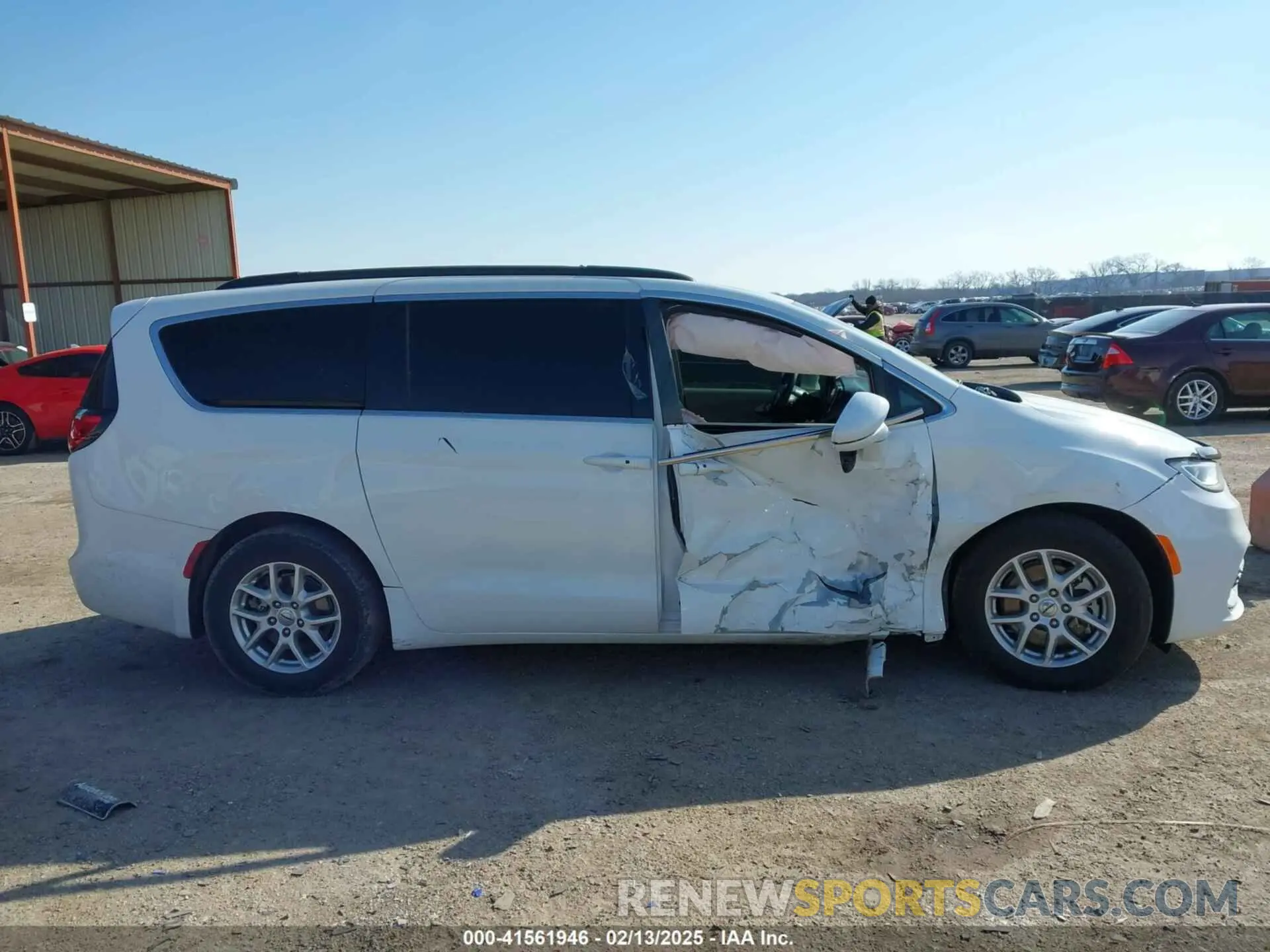 14 Photograph of a damaged car 2C4RC1BG9NR140561 CHRYSLER PACIFICA 2022