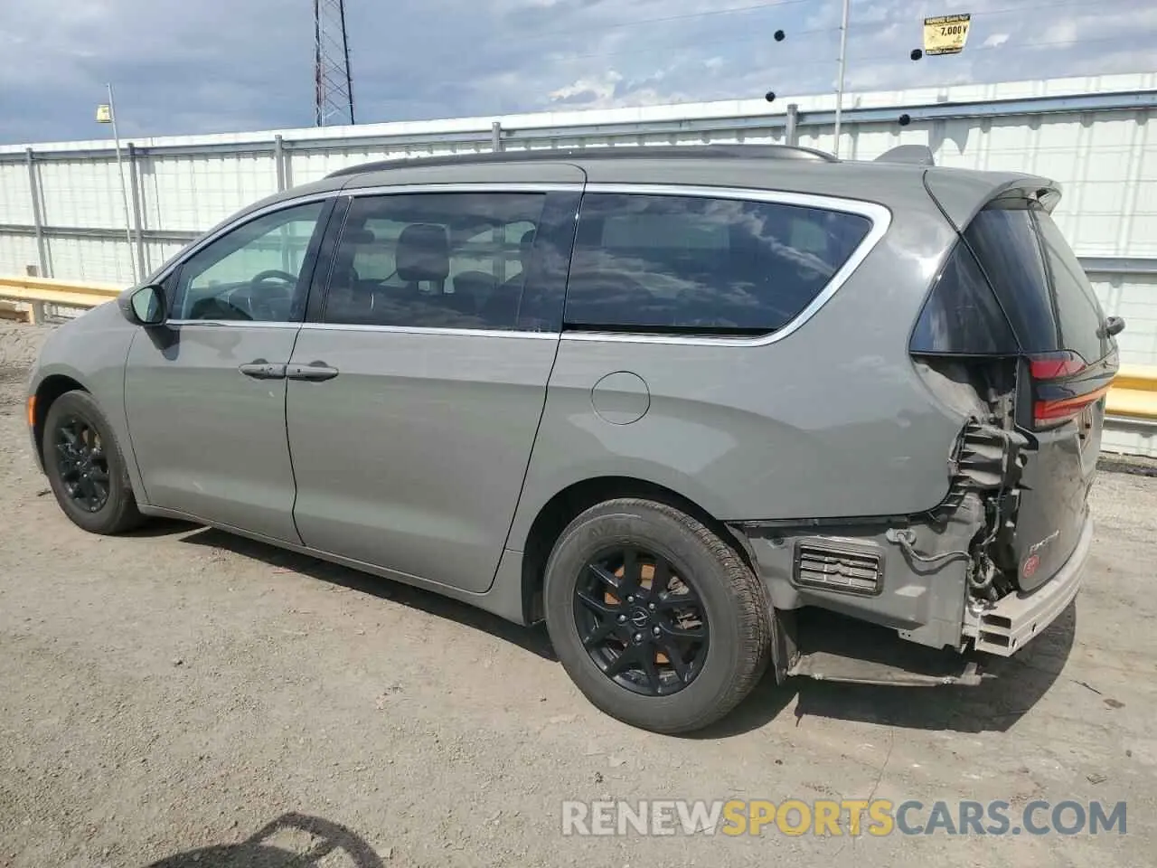 2 Photograph of a damaged car 2C4RC1BG9NR149695 CHRYSLER PACIFICA 2022