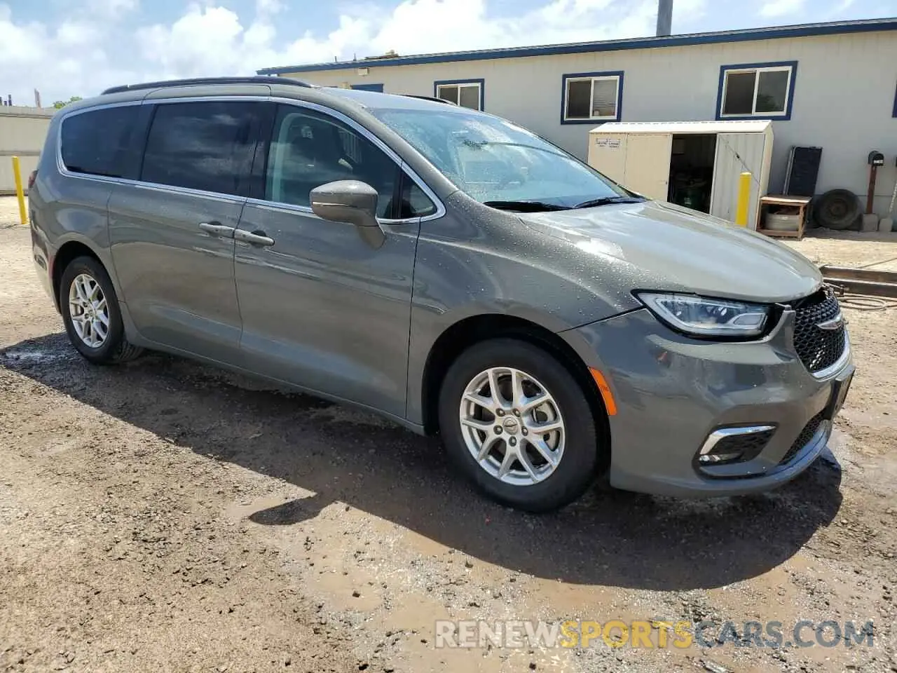 4 Photograph of a damaged car 2C4RC1BG9NR185838 CHRYSLER PACIFICA 2022