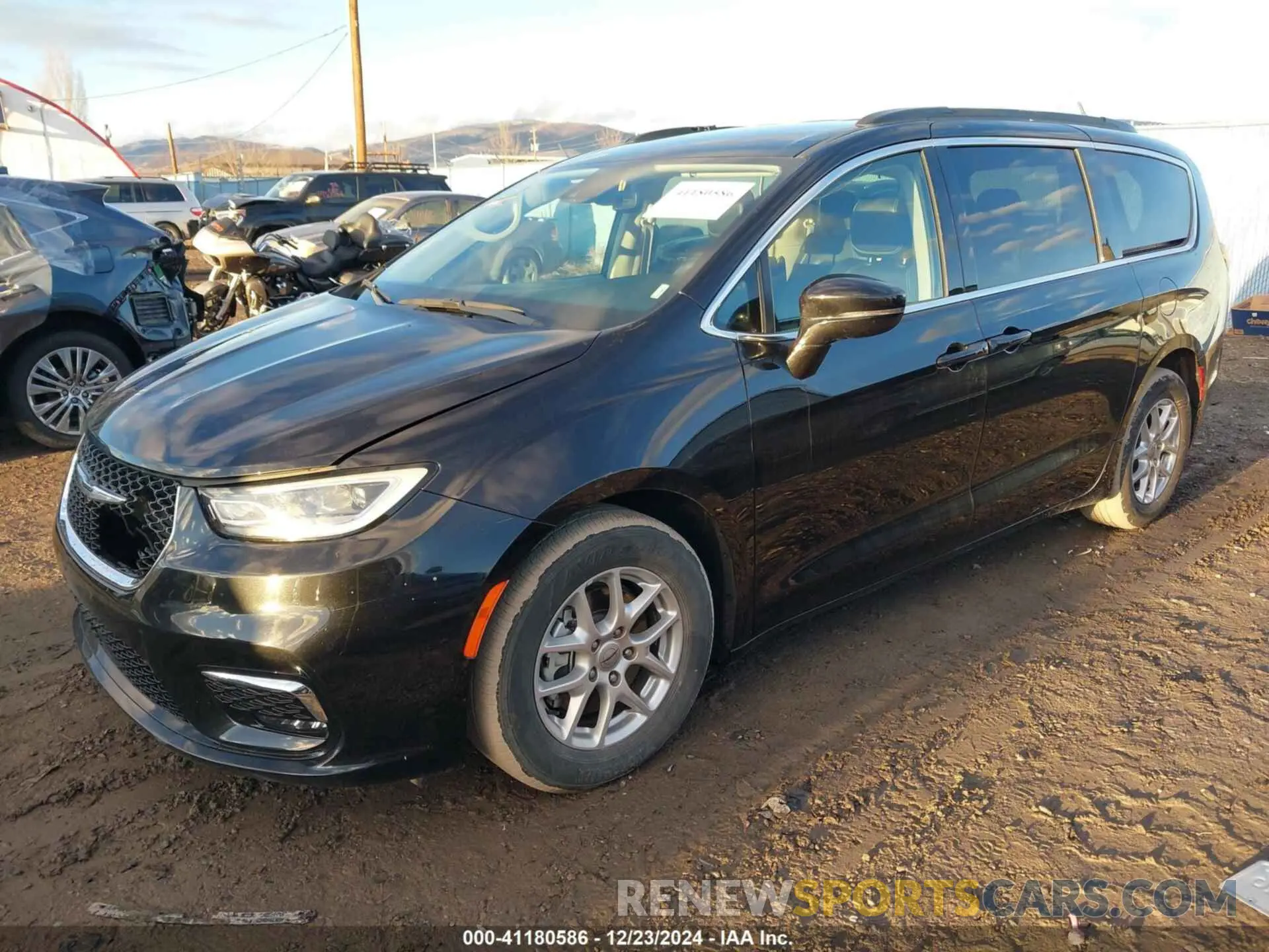 2 Photograph of a damaged car 2C4RC1BG9NR191834 CHRYSLER PACIFICA 2022