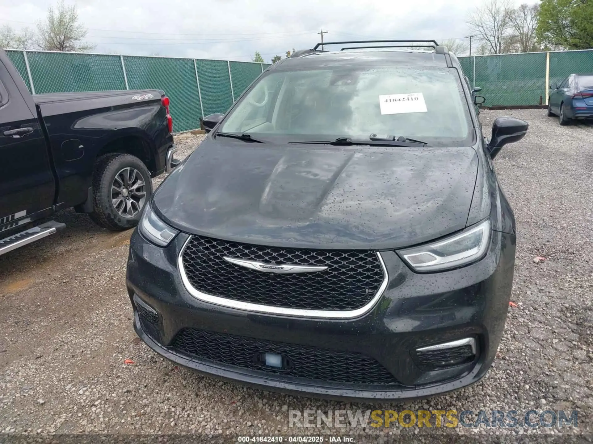 12 Photograph of a damaged car 2C4RC1BG9NR194782 CHRYSLER PACIFICA 2022