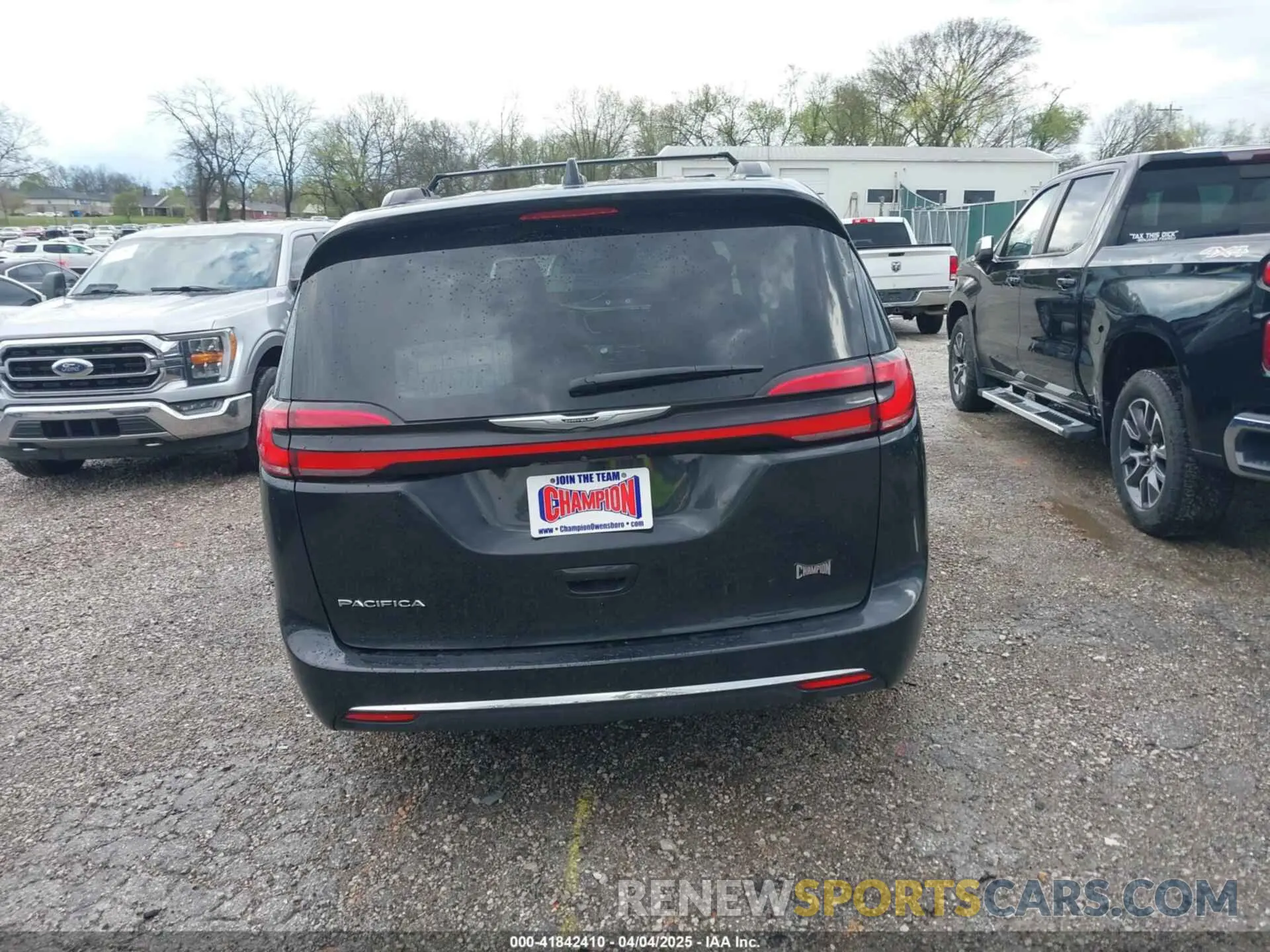 16 Photograph of a damaged car 2C4RC1BG9NR194782 CHRYSLER PACIFICA 2022