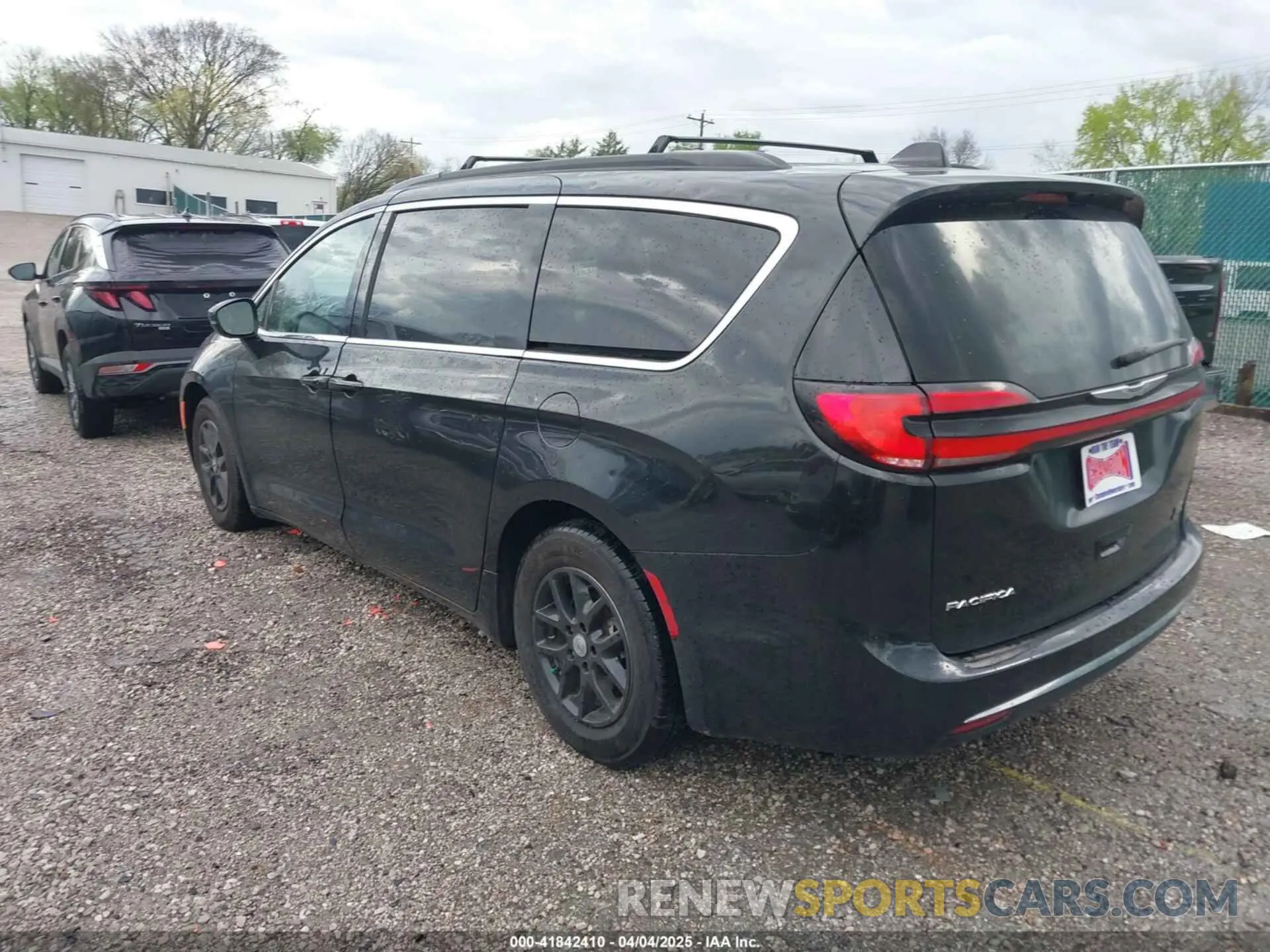 3 Photograph of a damaged car 2C4RC1BG9NR194782 CHRYSLER PACIFICA 2022