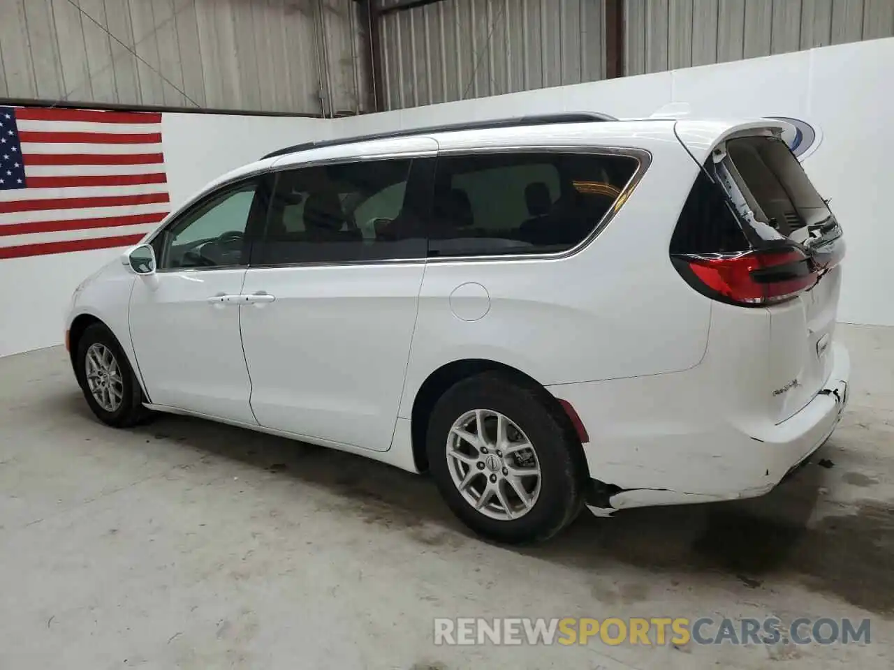 2 Photograph of a damaged car 2C4RC1BG9NR194863 CHRYSLER PACIFICA 2022