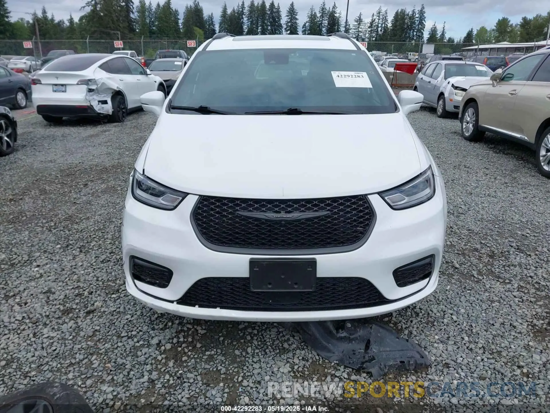 13 Photograph of a damaged car 2C4RC1BG9NR212875 CHRYSLER PACIFICA 2022