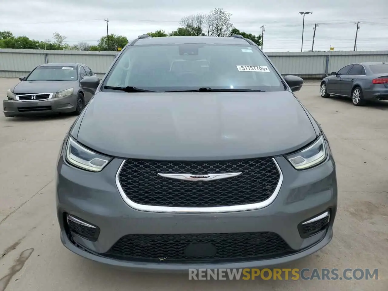 5 Photograph of a damaged car 2C4RC1BG9NR213072 CHRYSLER PACIFICA 2022
