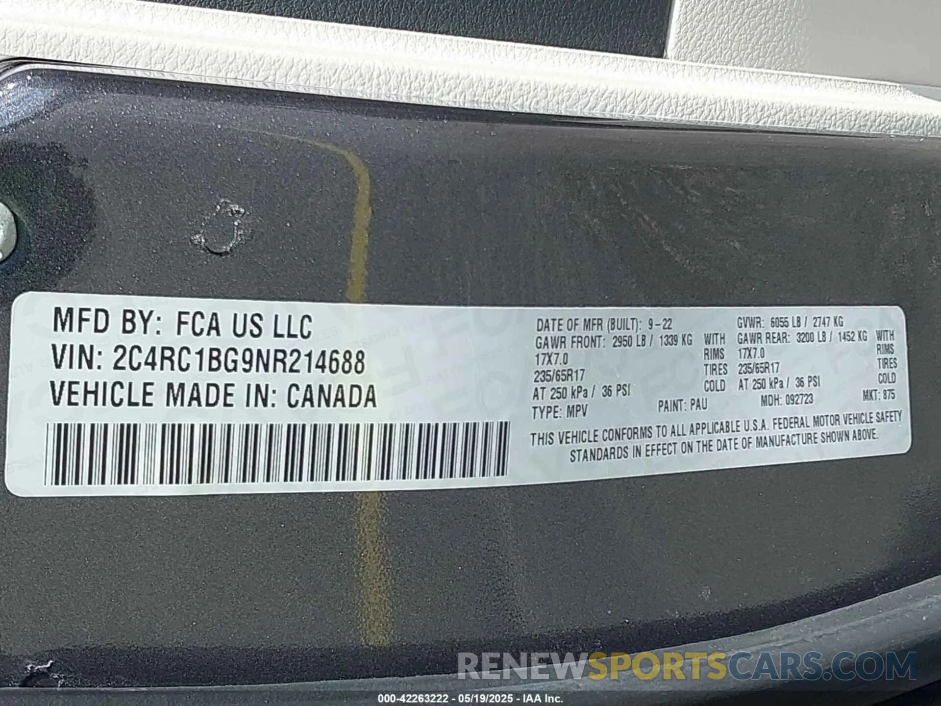 9 Photograph of a damaged car 2C4RC1BG9NR214688 CHRYSLER PACIFICA 2022