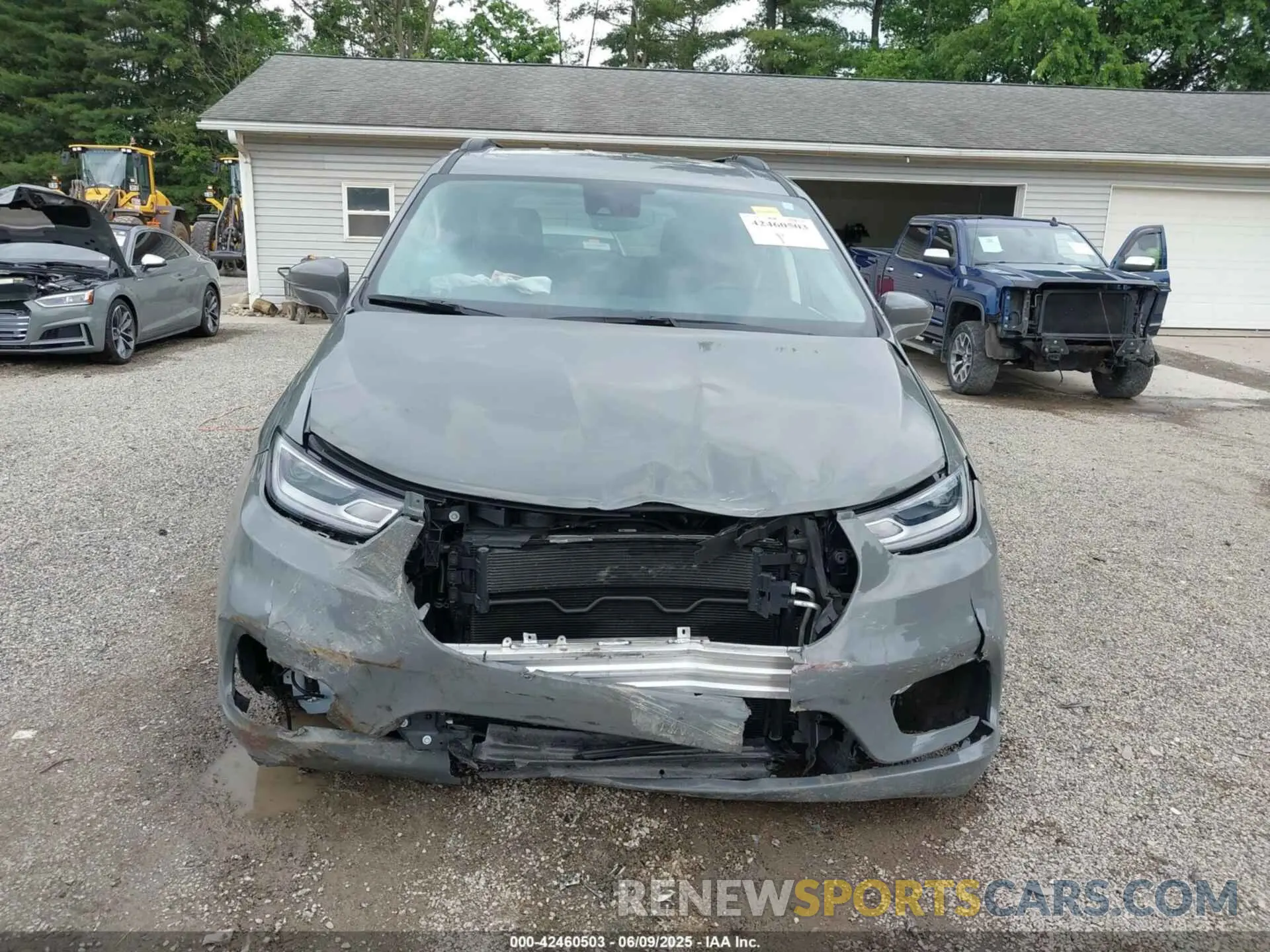 13 Photograph of a damaged car 2C4RC1BG9NR219793 CHRYSLER PACIFICA 2022