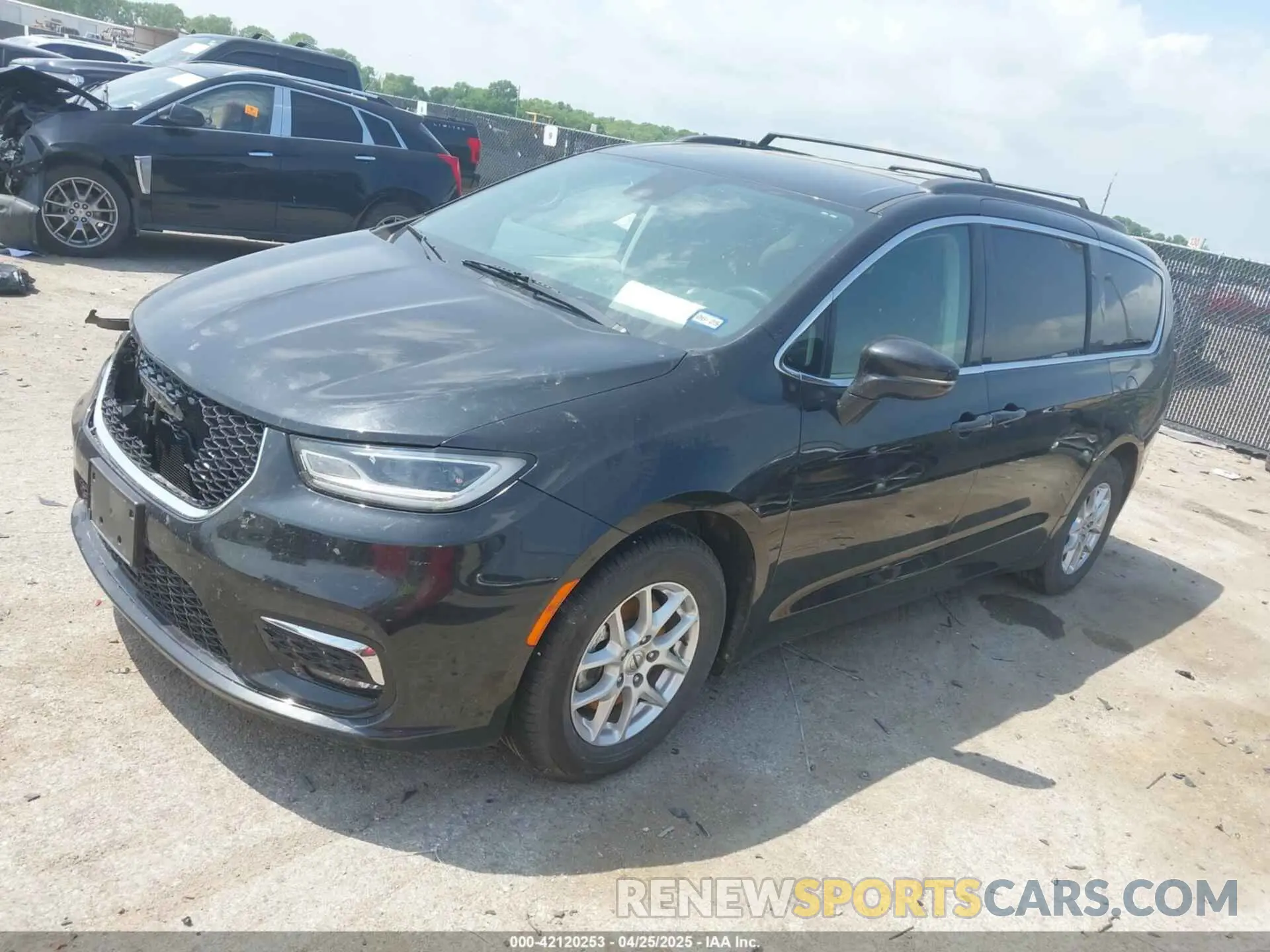 2 Photograph of a damaged car 2C4RC1BGXNR132467 CHRYSLER PACIFICA 2022
