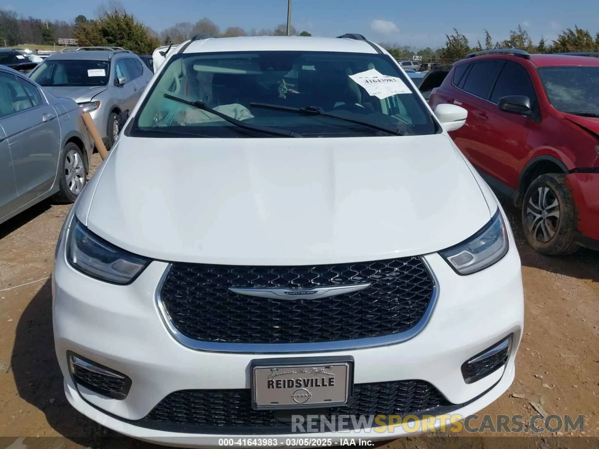 12 Photograph of a damaged car 2C4RC1BGXNR132615 CHRYSLER PACIFICA 2022