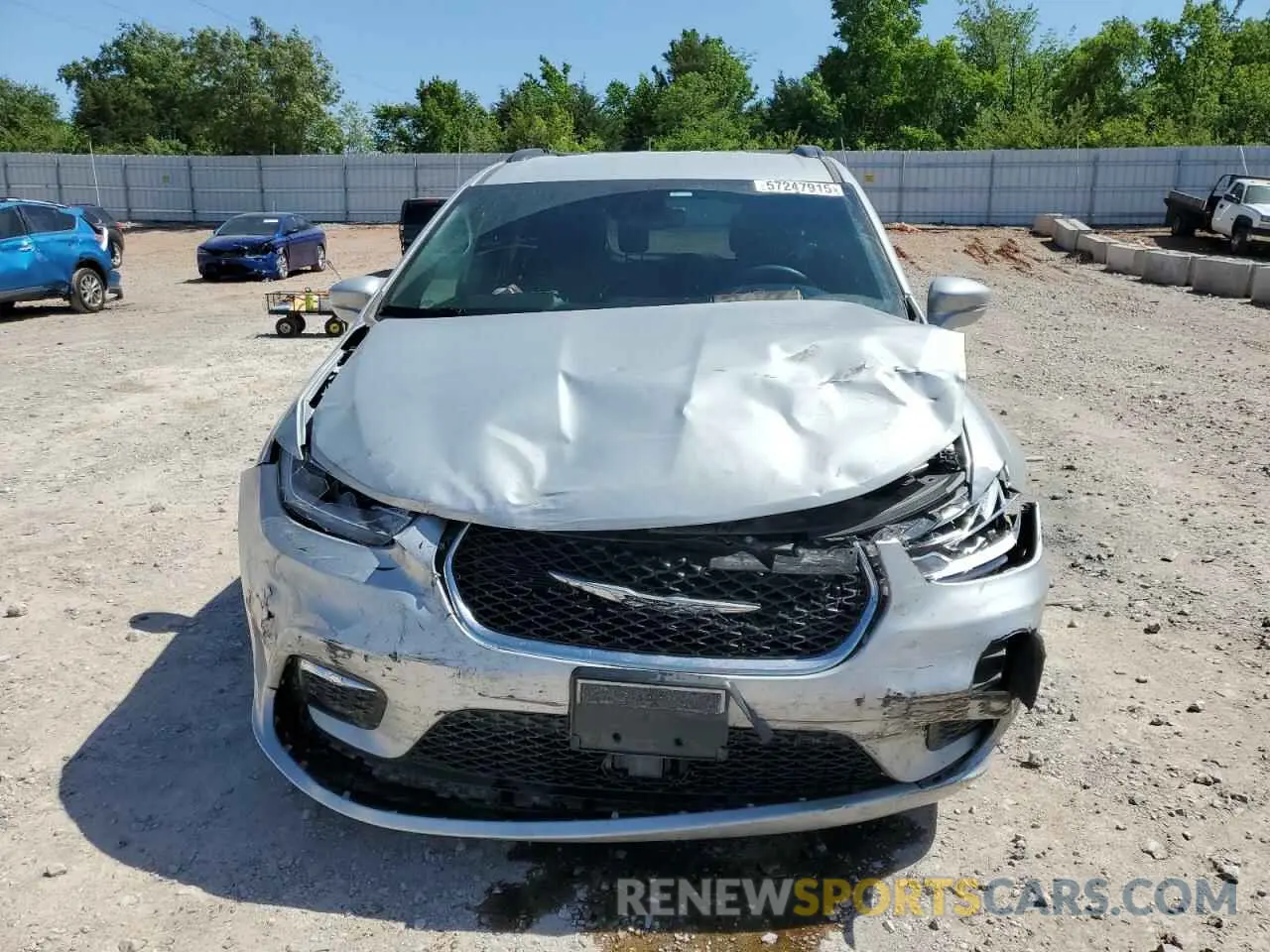 5 Photograph of a damaged car 2C4RC1FGXNR187964 CHRYSLER PACIFICA 2022