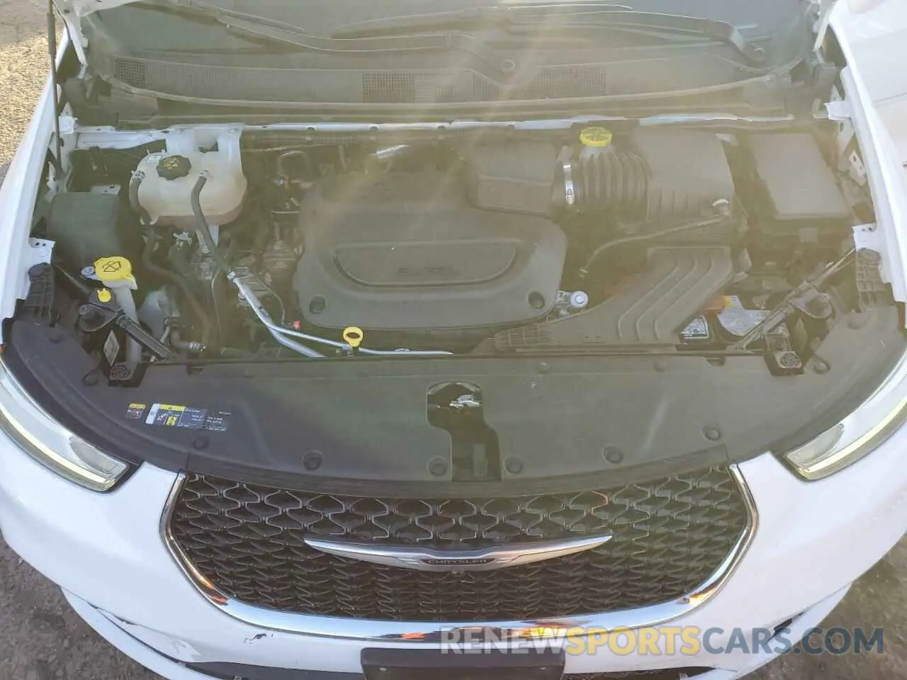 12 Photograph of a damaged car 2C4RC1GG3NR124753 CHRYSLER PACIFICA 2022