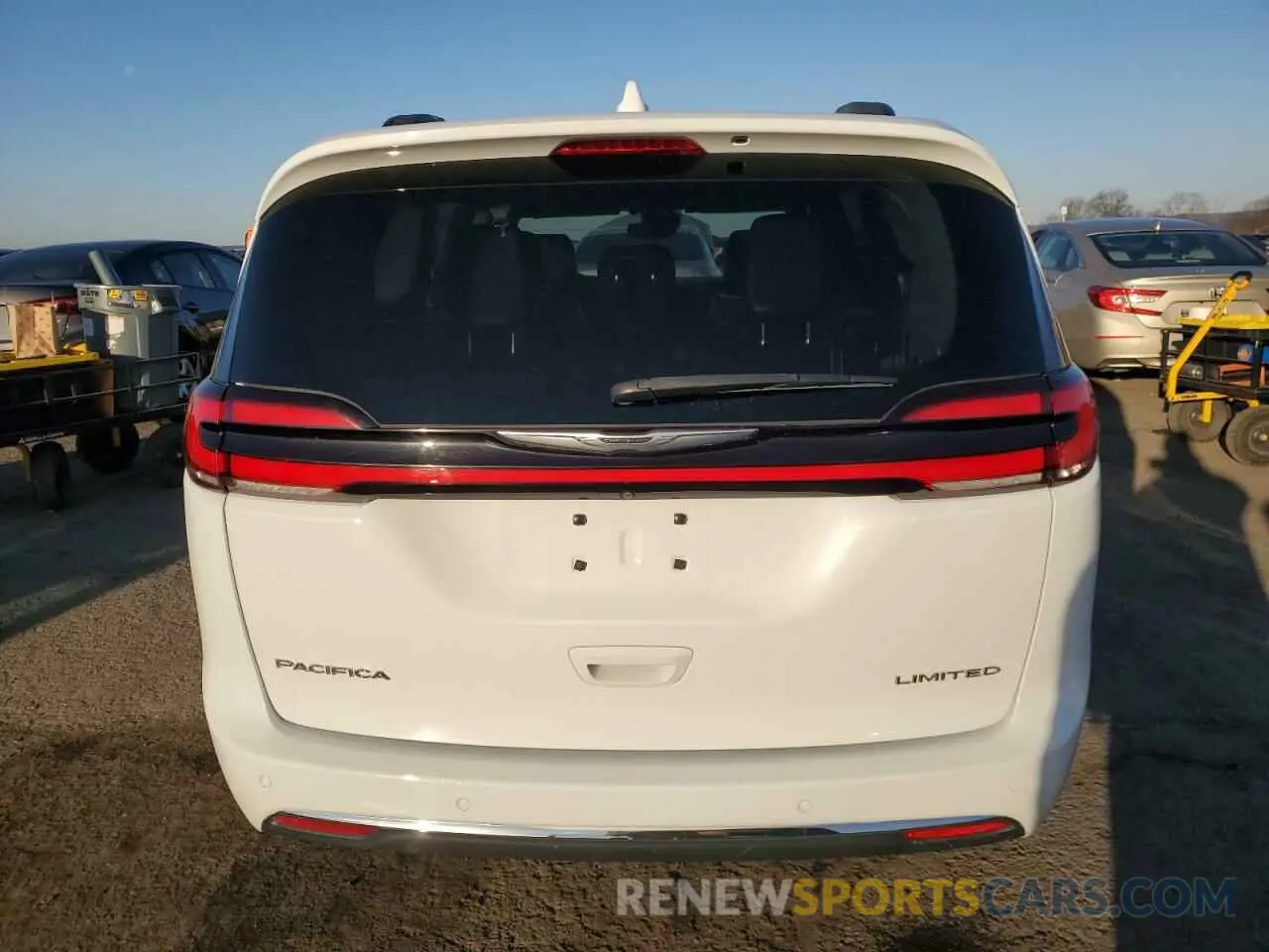 6 Photograph of a damaged car 2C4RC1GG3NR124753 CHRYSLER PACIFICA 2022