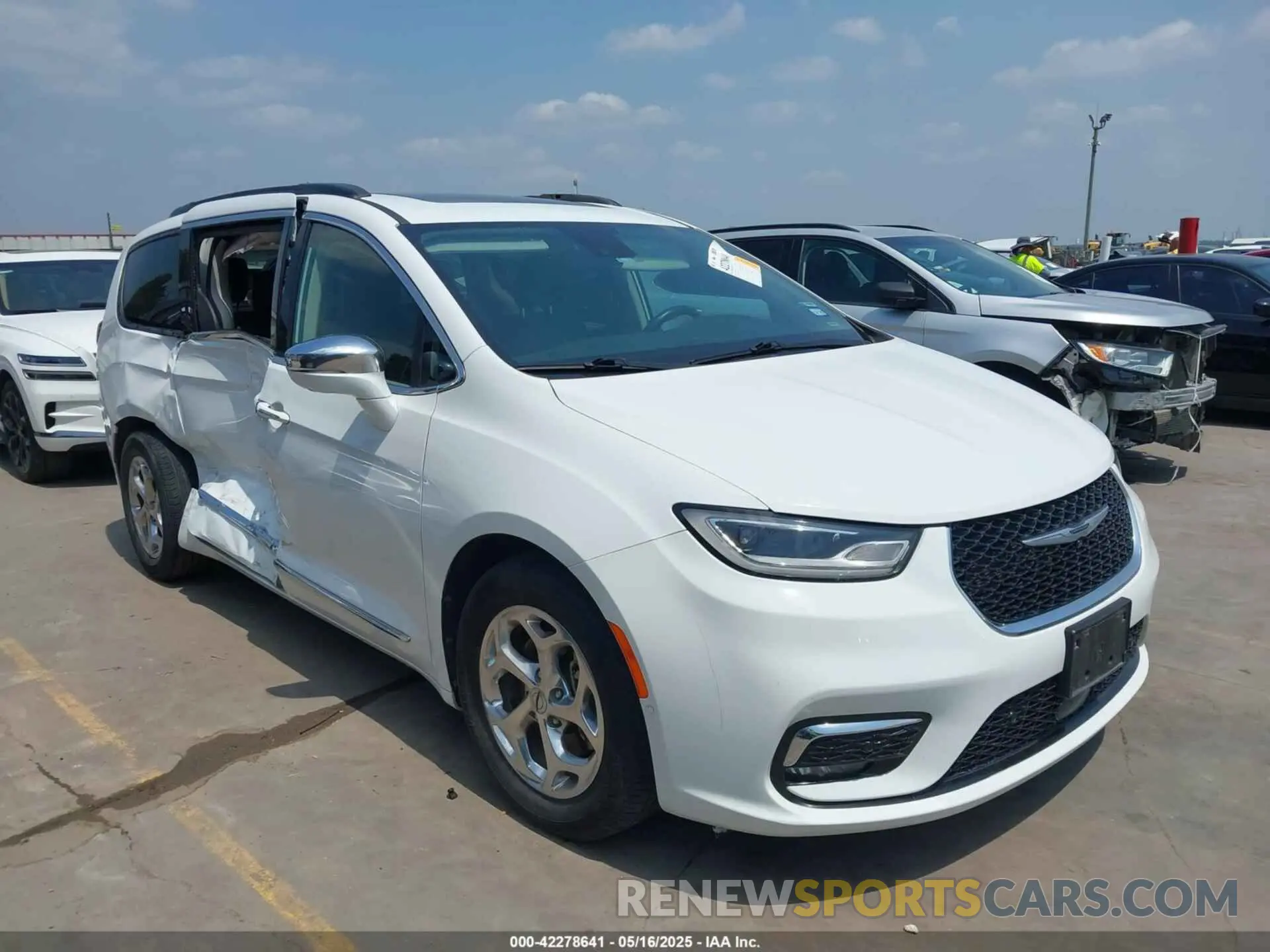 1 Photograph of a damaged car 2C4RC1GG4NR138872 CHRYSLER PACIFICA 2022