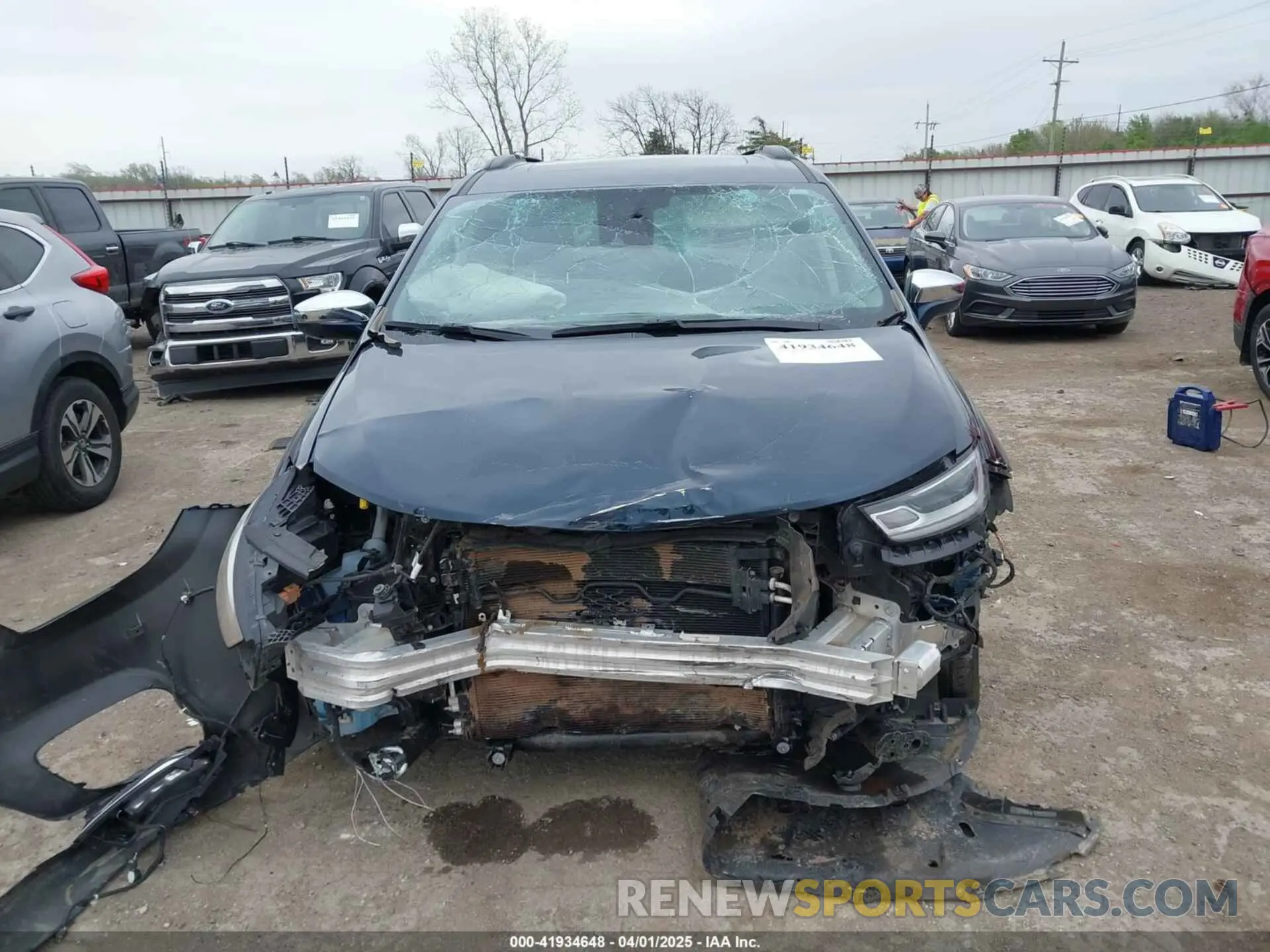 12 Photograph of a damaged car 2C4RC1GG4NR139407 CHRYSLER PACIFICA 2022