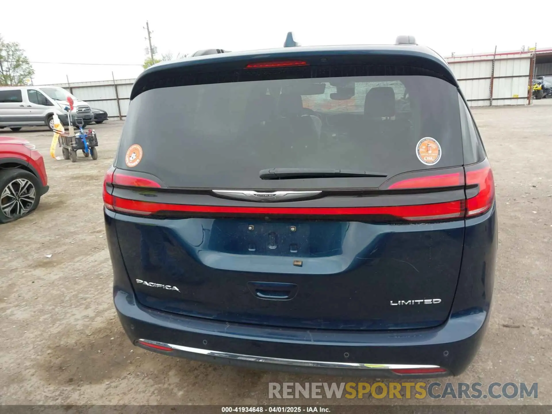16 Photograph of a damaged car 2C4RC1GG4NR139407 CHRYSLER PACIFICA 2022