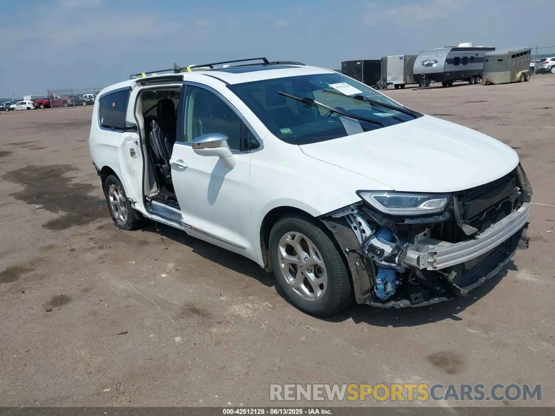 1 Photograph of a damaged car 2C4RC1GG5NR112152 CHRYSLER PACIFICA 2022