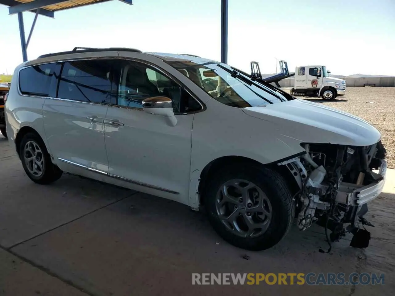 4 Photograph of a damaged car 2C4RC1GG5NR182427 CHRYSLER PACIFICA 2022