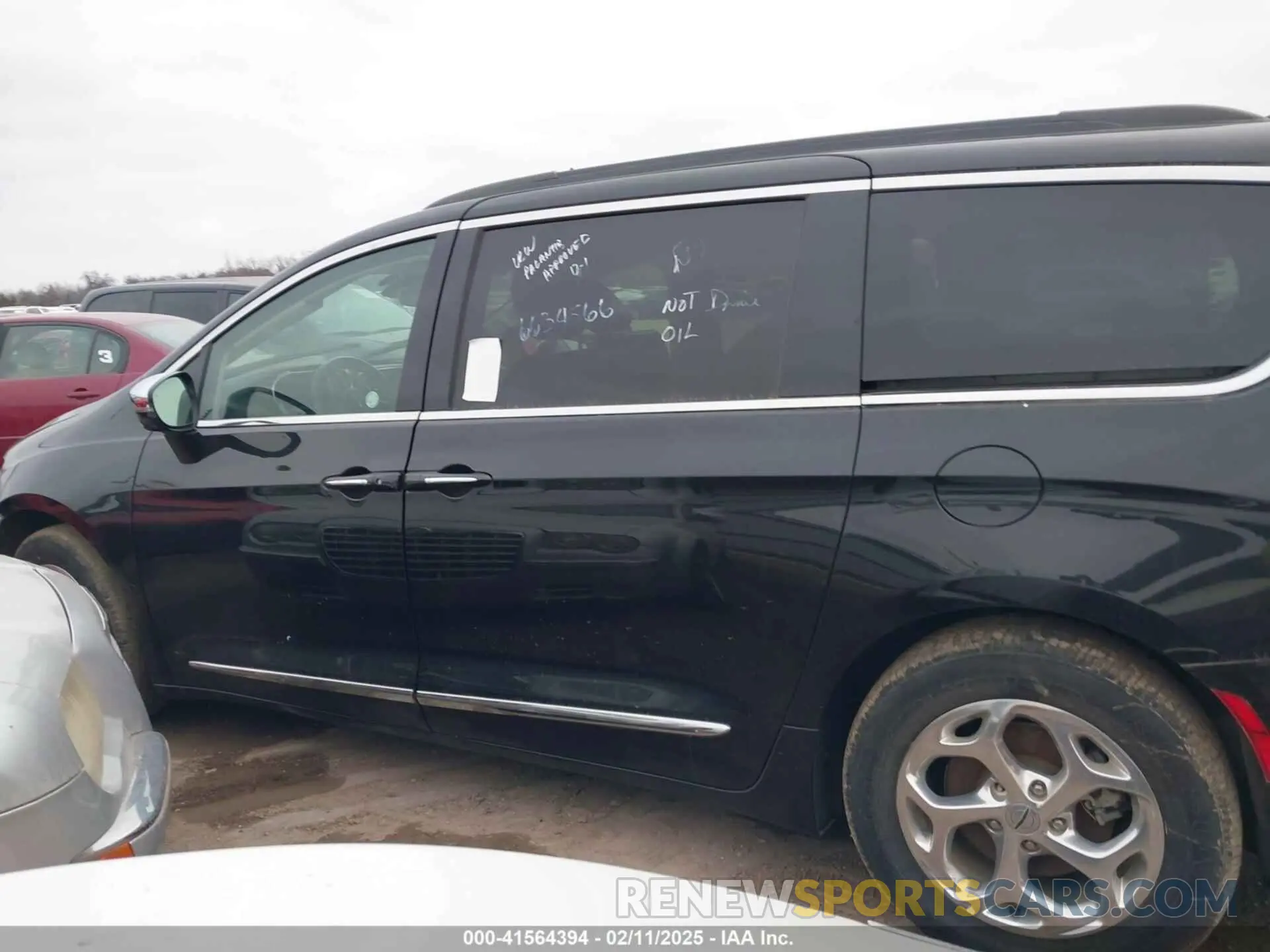 15 Photograph of a damaged car 2C4RC1GG6NR114864 CHRYSLER PACIFICA 2022