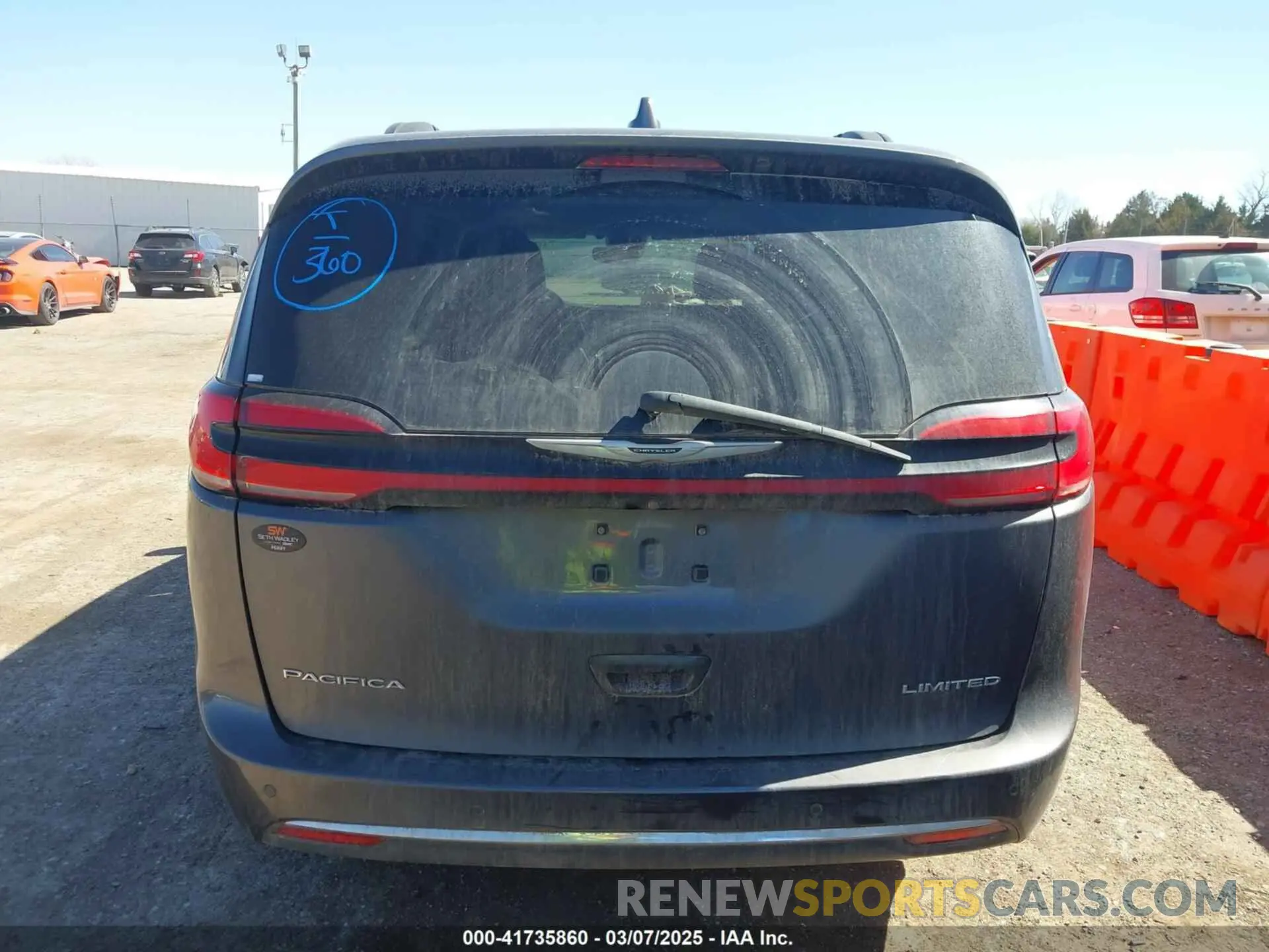 16 Photograph of a damaged car 2C4RC1GG6NR134127 CHRYSLER PACIFICA 2022