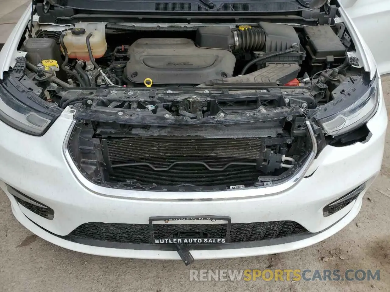 12 Photograph of a damaged car 2C4RC1GG6NR153535 CHRYSLER PACIFICA 2022