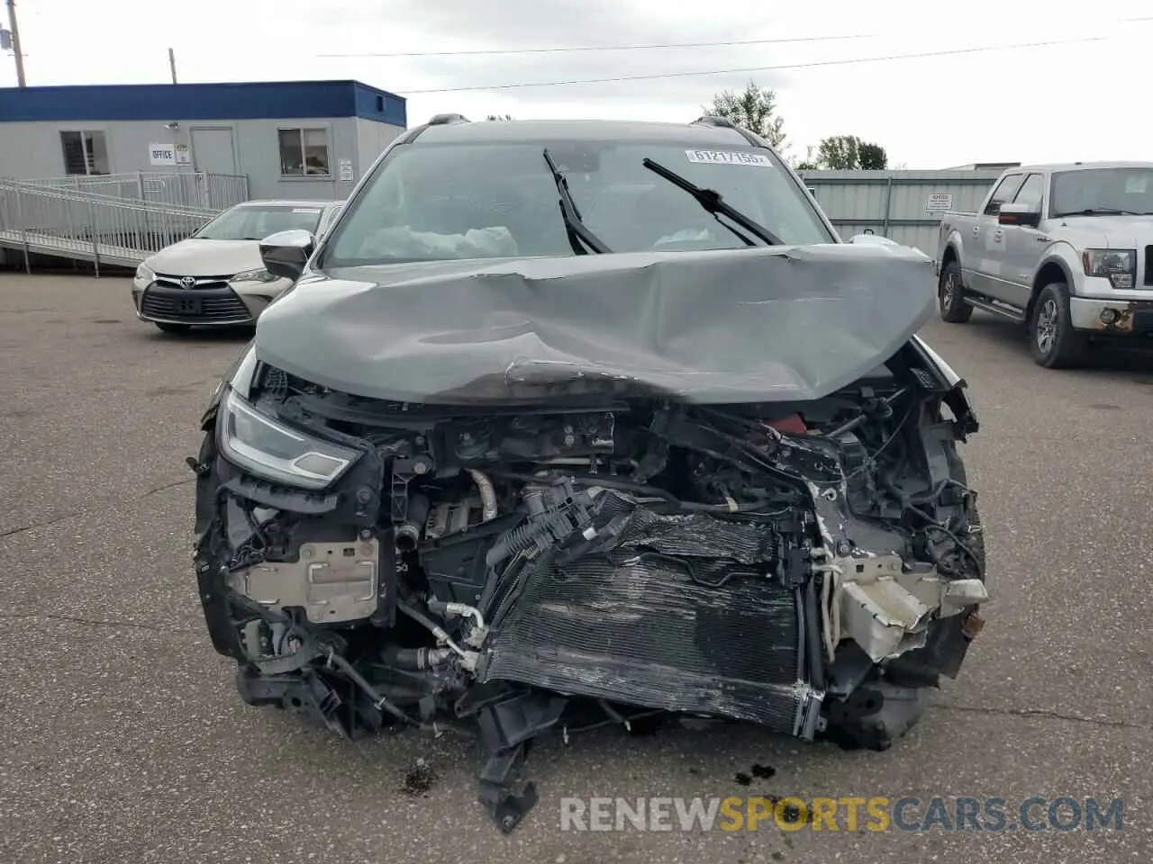 5 Photograph of a damaged car 2C4RC1GG8NR171034 CHRYSLER PACIFICA 2022