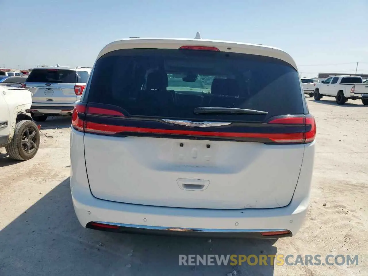 6 Photograph of a damaged car 2C4RC1GGXNR170127 CHRYSLER PACIFICA 2022