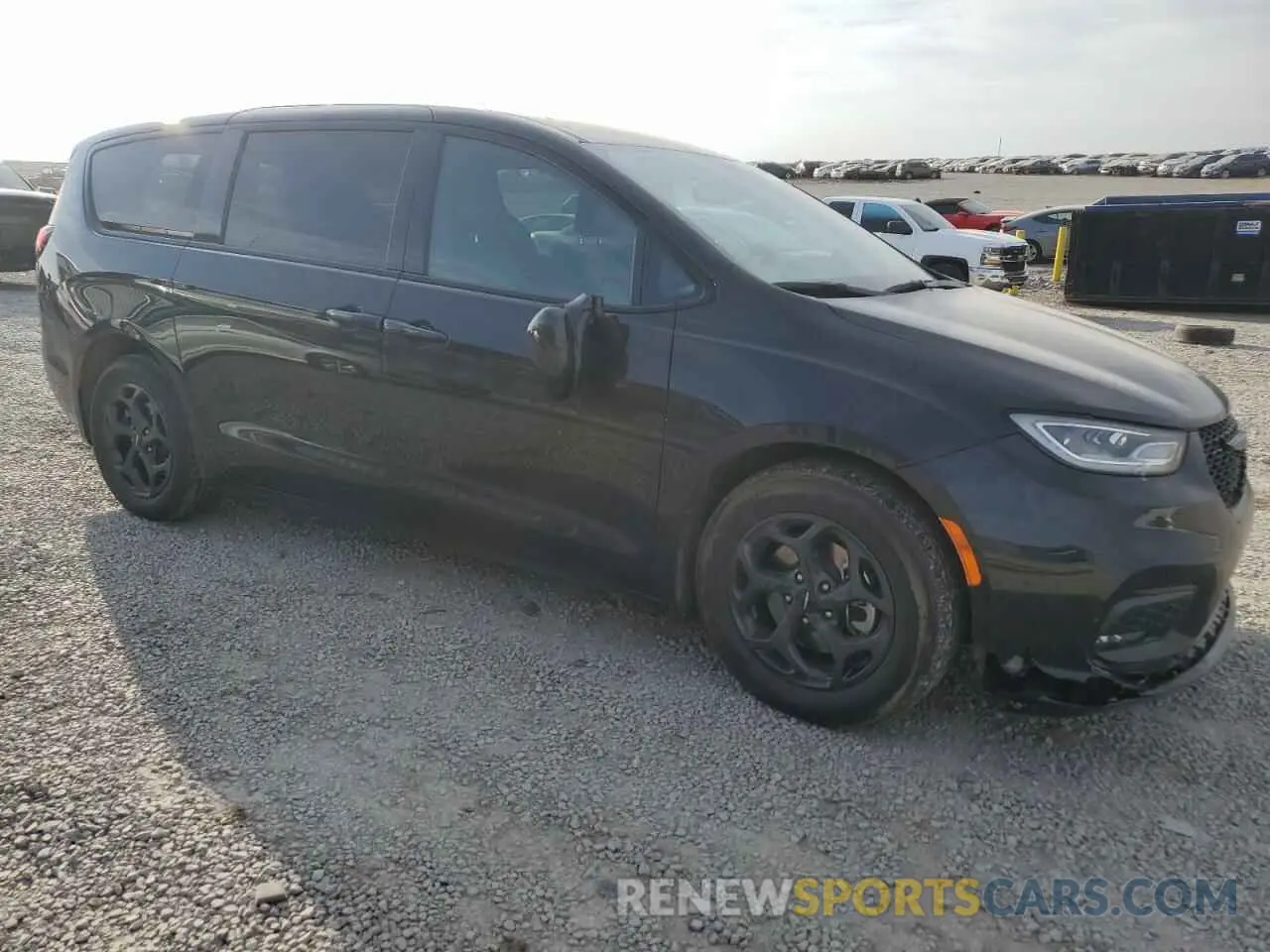 4 Photograph of a damaged car 2C4RC1L70NR119273 CHRYSLER PACIFICA 2022