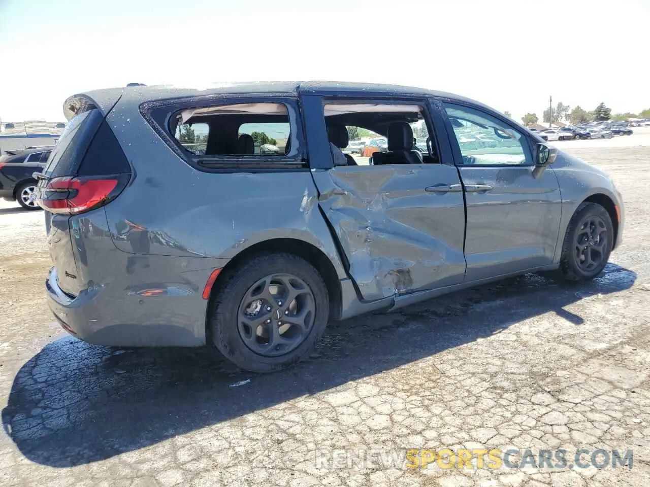 3 Photograph of a damaged car 2C4RC1L71NR134672 CHRYSLER PACIFICA 2022
