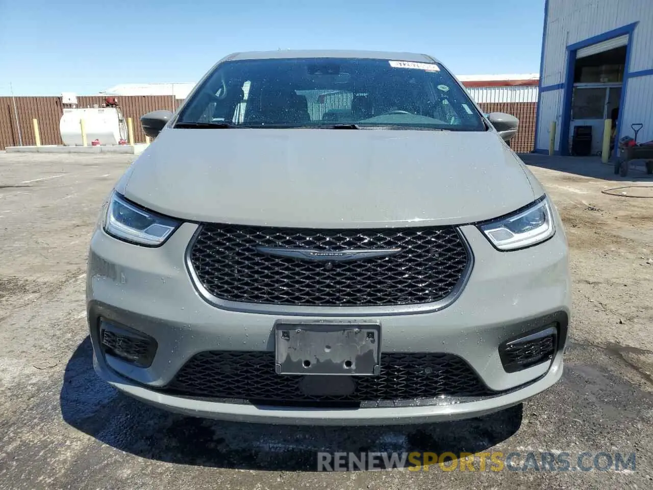 5 Photograph of a damaged car 2C4RC1L71NR134672 CHRYSLER PACIFICA 2022