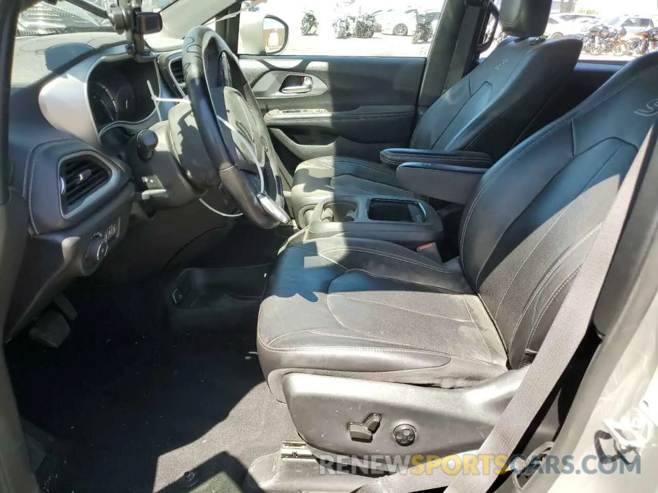7 Photograph of a damaged car 2C4RC1L71NR134672 CHRYSLER PACIFICA 2022