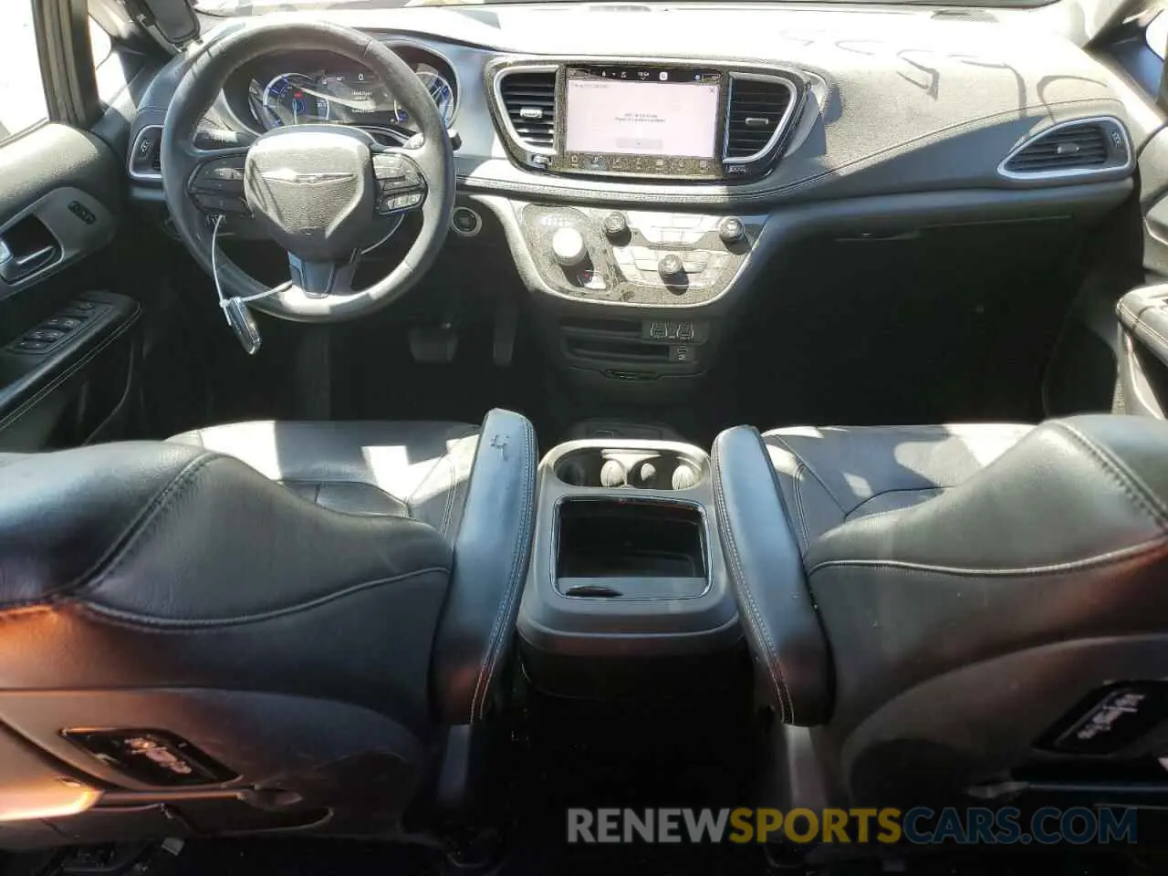8 Photograph of a damaged car 2C4RC1L71NR134672 CHRYSLER PACIFICA 2022