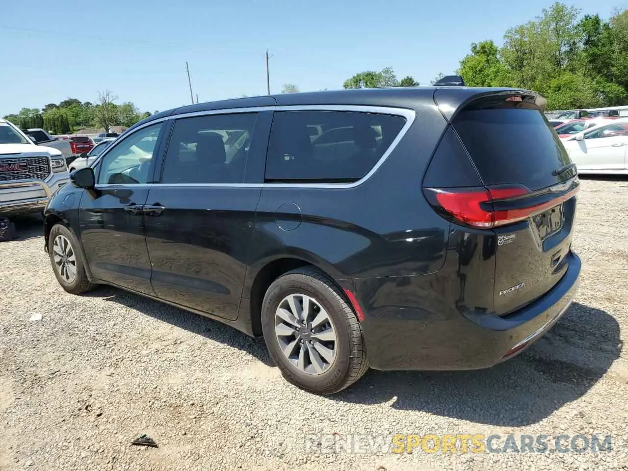 2 Photograph of a damaged car 2C4RC1L73NR121616 CHRYSLER PACIFICA 2022