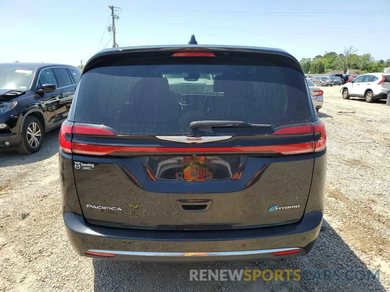 6 Photograph of a damaged car 2C4RC1L73NR121616 CHRYSLER PACIFICA 2022