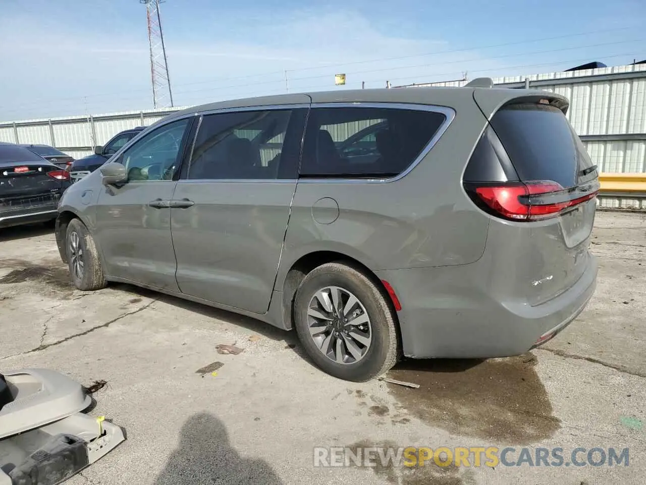 2 Photograph of a damaged car 2C4RC1L74NR121074 CHRYSLER PACIFICA 2022