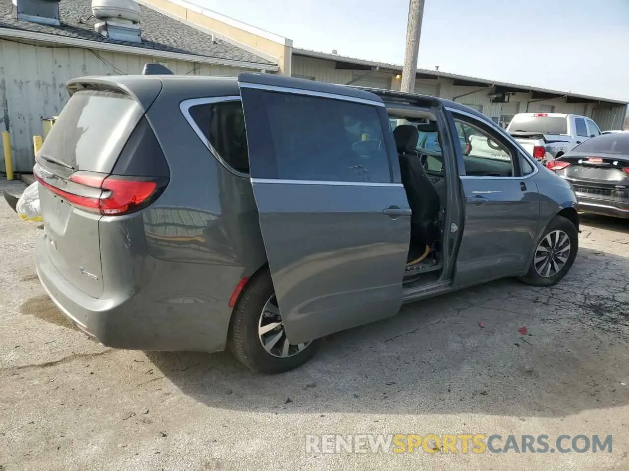 3 Photograph of a damaged car 2C4RC1L74NR121074 CHRYSLER PACIFICA 2022