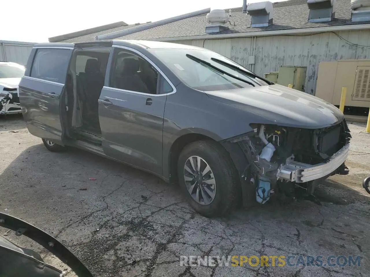 4 Photograph of a damaged car 2C4RC1L74NR121074 CHRYSLER PACIFICA 2022