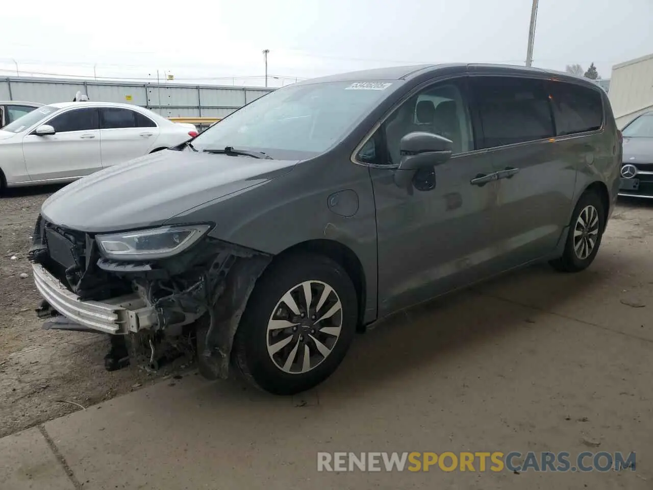 1 Photograph of a damaged car 2C4RC1L76NR121111 CHRYSLER PACIFICA 2022