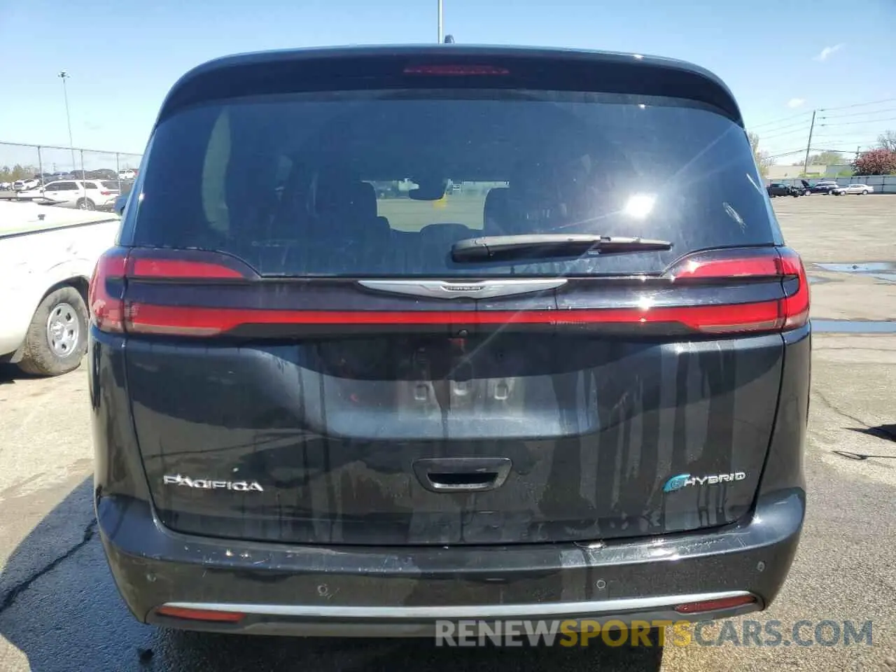 6 Photograph of a damaged car 2C4RC1L7XNR148070 CHRYSLER PACIFICA 2022