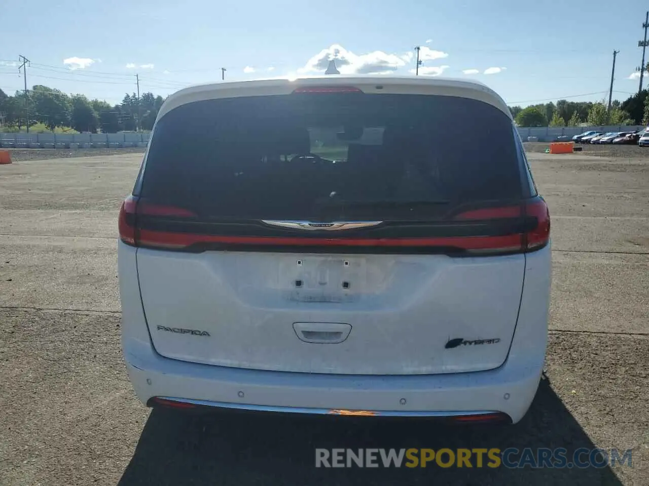 6 Photograph of a damaged car 2C4RC1L7XNR156203 CHRYSLER PACIFICA 2022